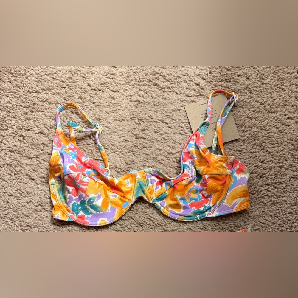 NWT Stone Fox Swim Floral Bikini Top